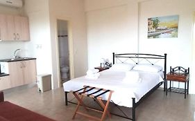 orizontas studios & apartments