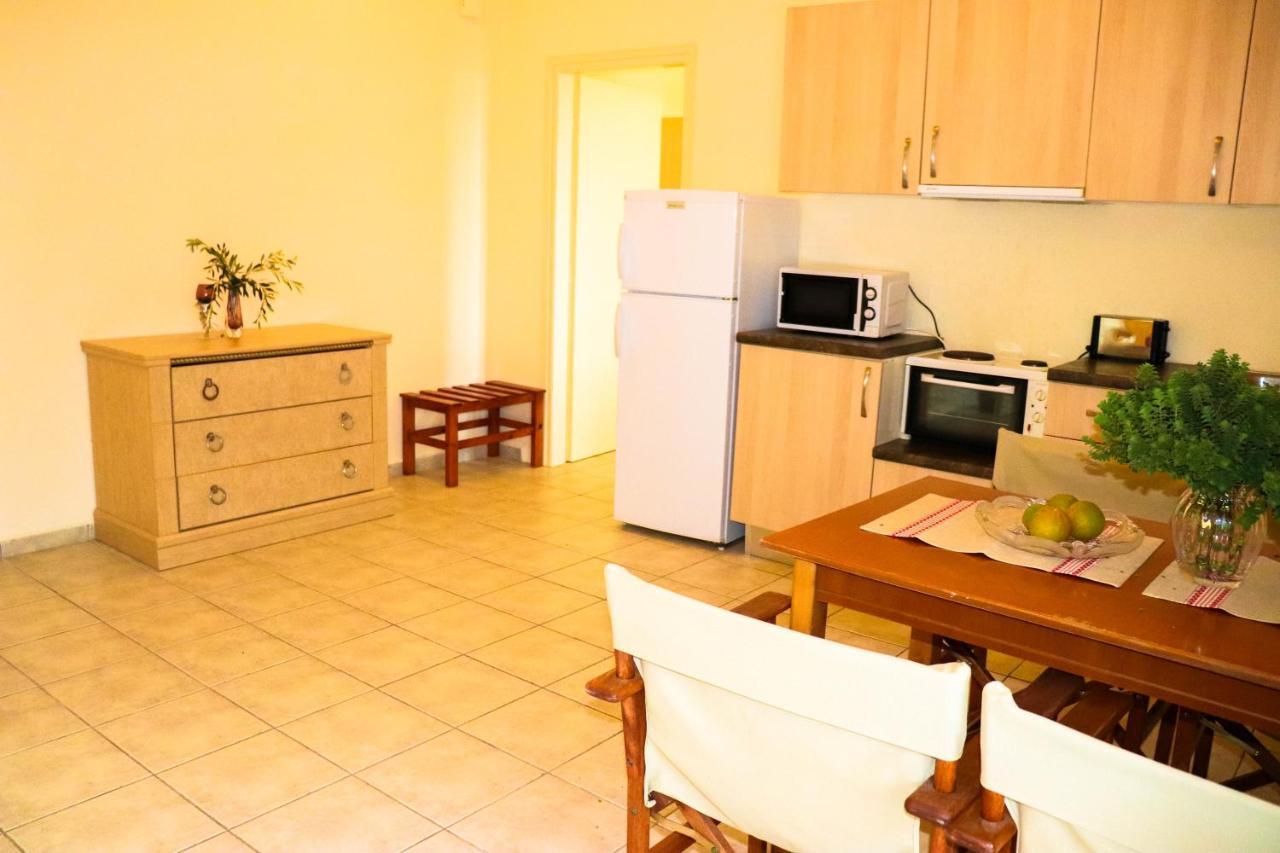 orizontas studios & apartments Svoronata Esterno foto