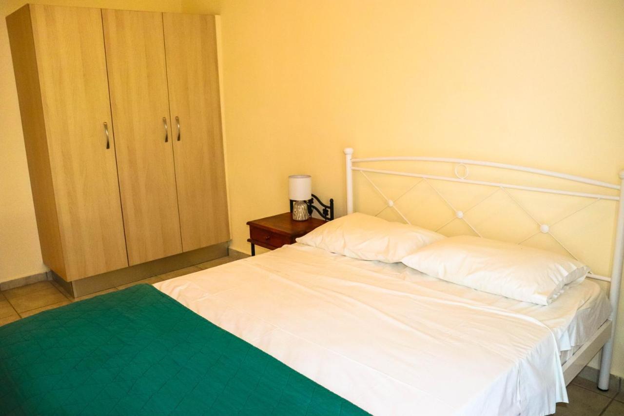 orizontas studios & apartments Svoronata Esterno foto