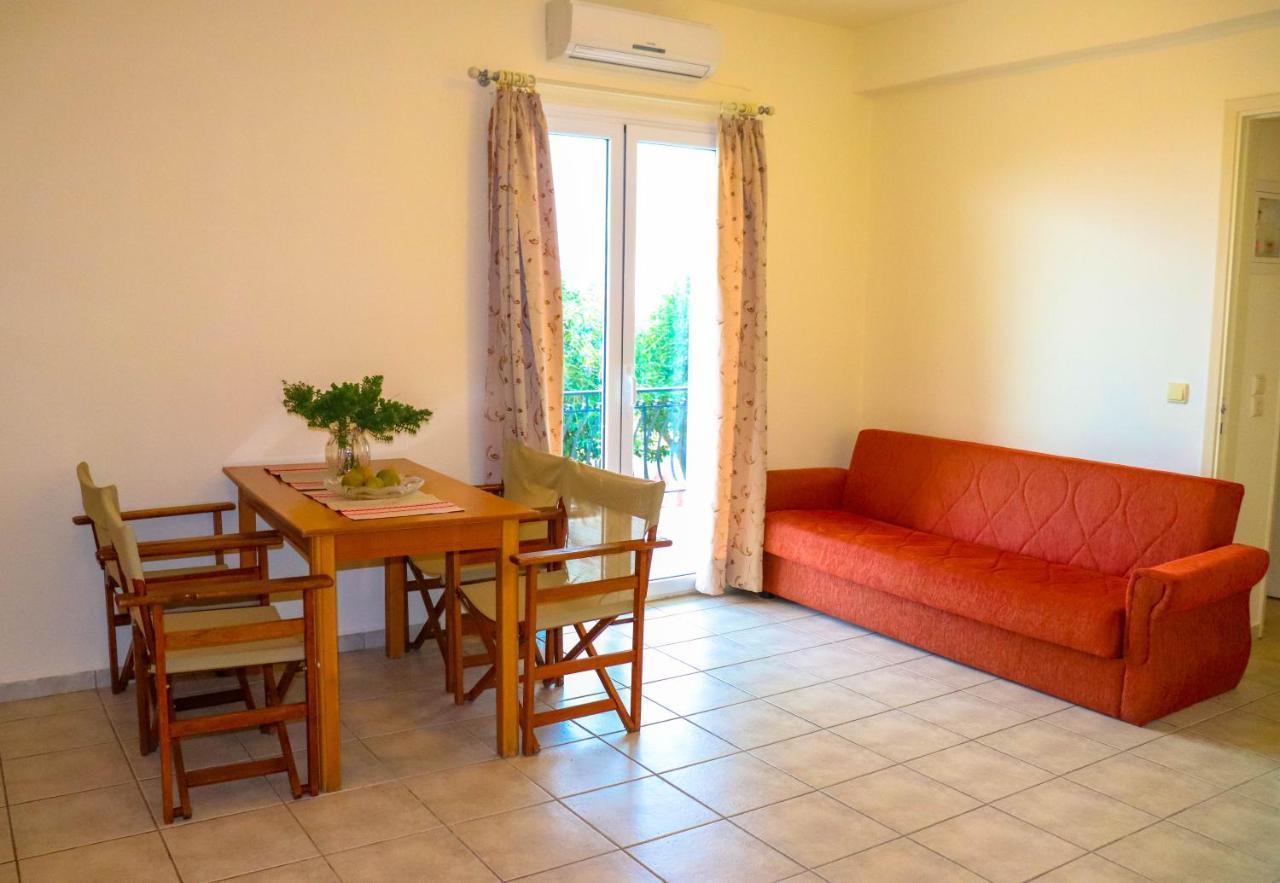 orizontas studios & apartments Svoronata Esterno foto