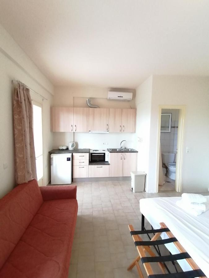 orizontas studios & apartments Svoronata Esterno foto